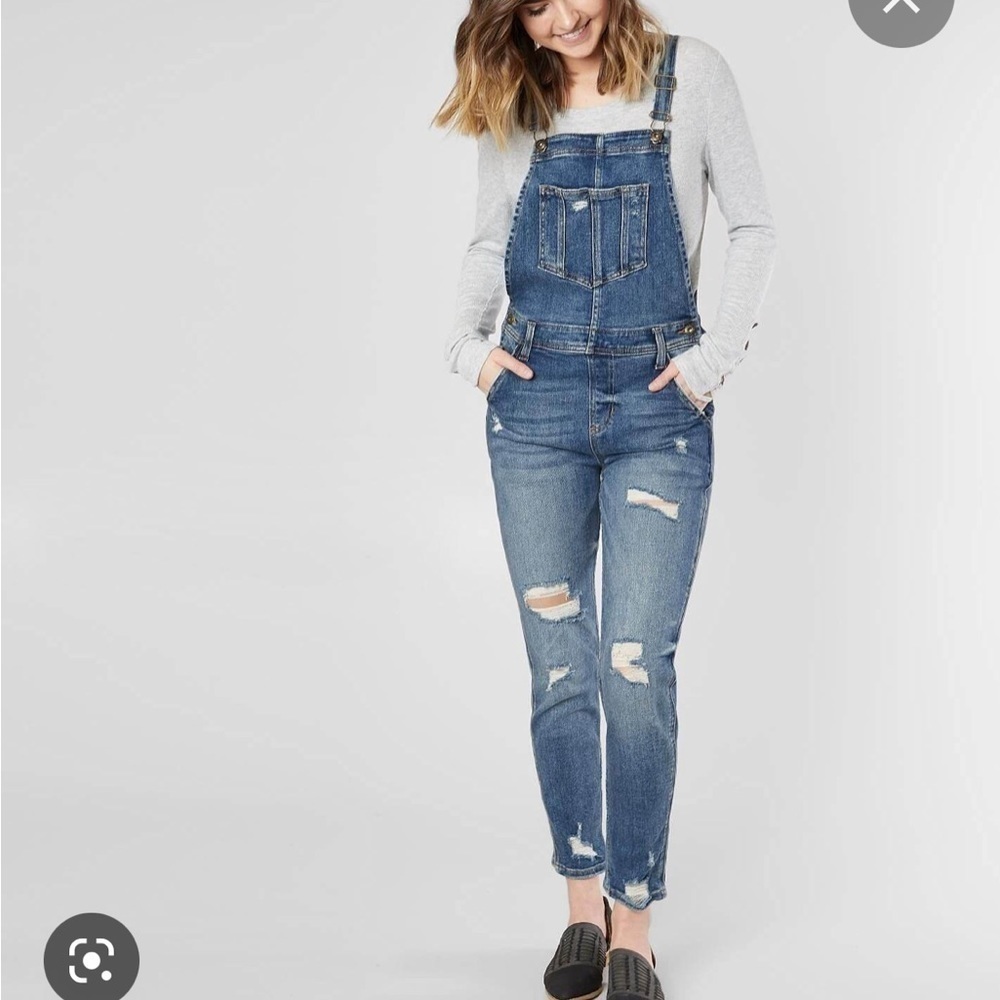 NWT Distressed Sneak Peak Overalls